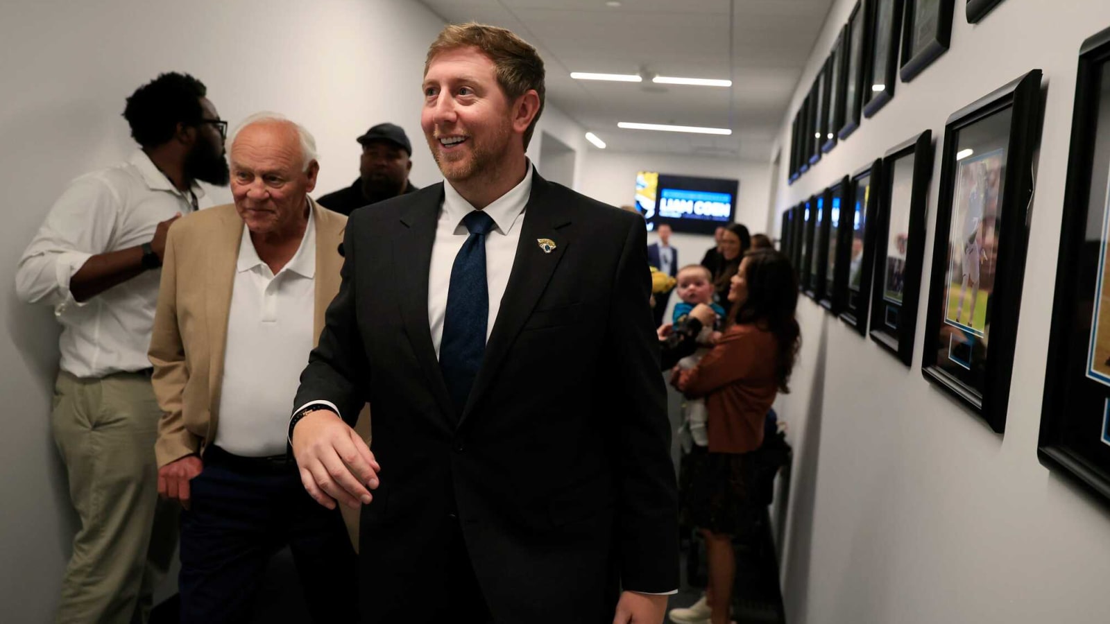 Chicago Bears&#39; Ian Cunningham Moves on to Round Two for Jaguars&#39; General Manager Interviews