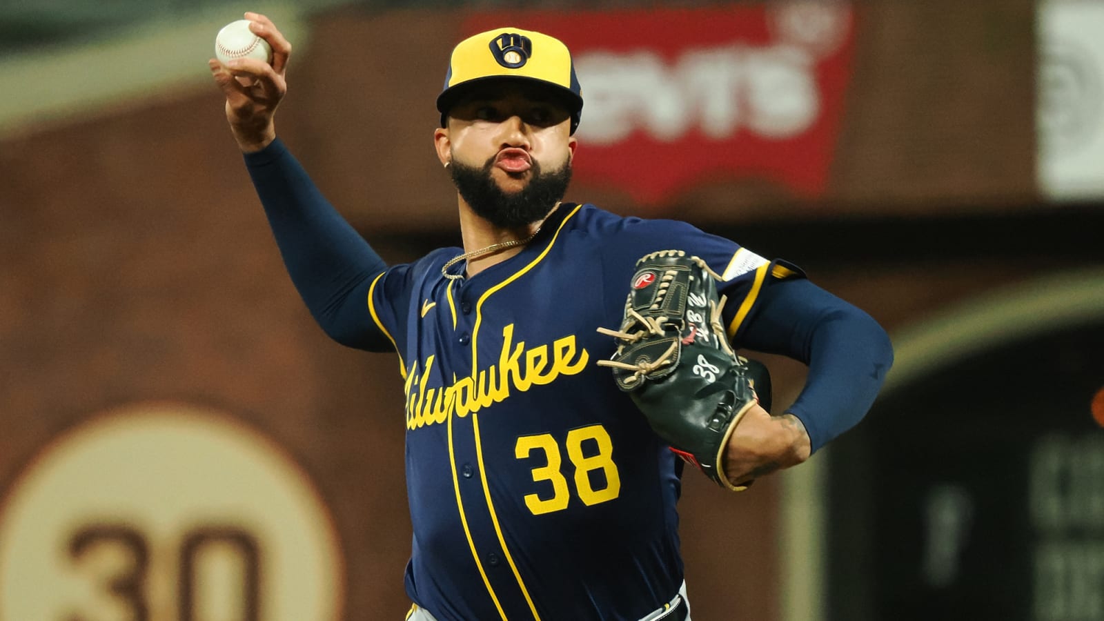 Dodgers reportedly interested in two high-profile relievers