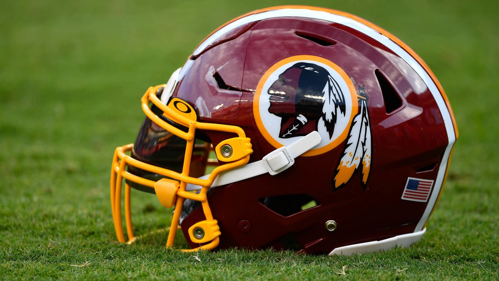 FedEx asks Washington Redskins to change team name 