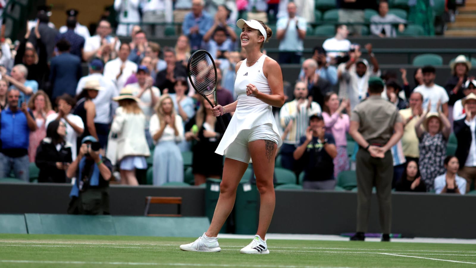 No Handshake No Problem Svitolina Beats Azarenka In Battle Of Mothers