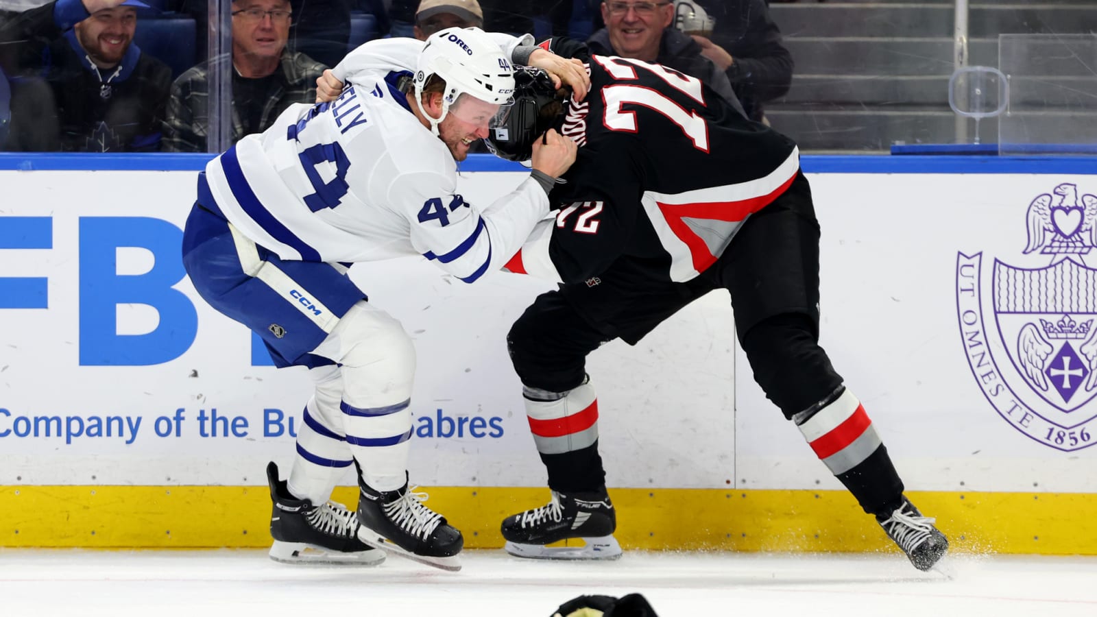 Leafs&#39; Morgan Reilly Goes After Sabres&#39; Tage Thompson For Vicious Hit On Auston Matthews