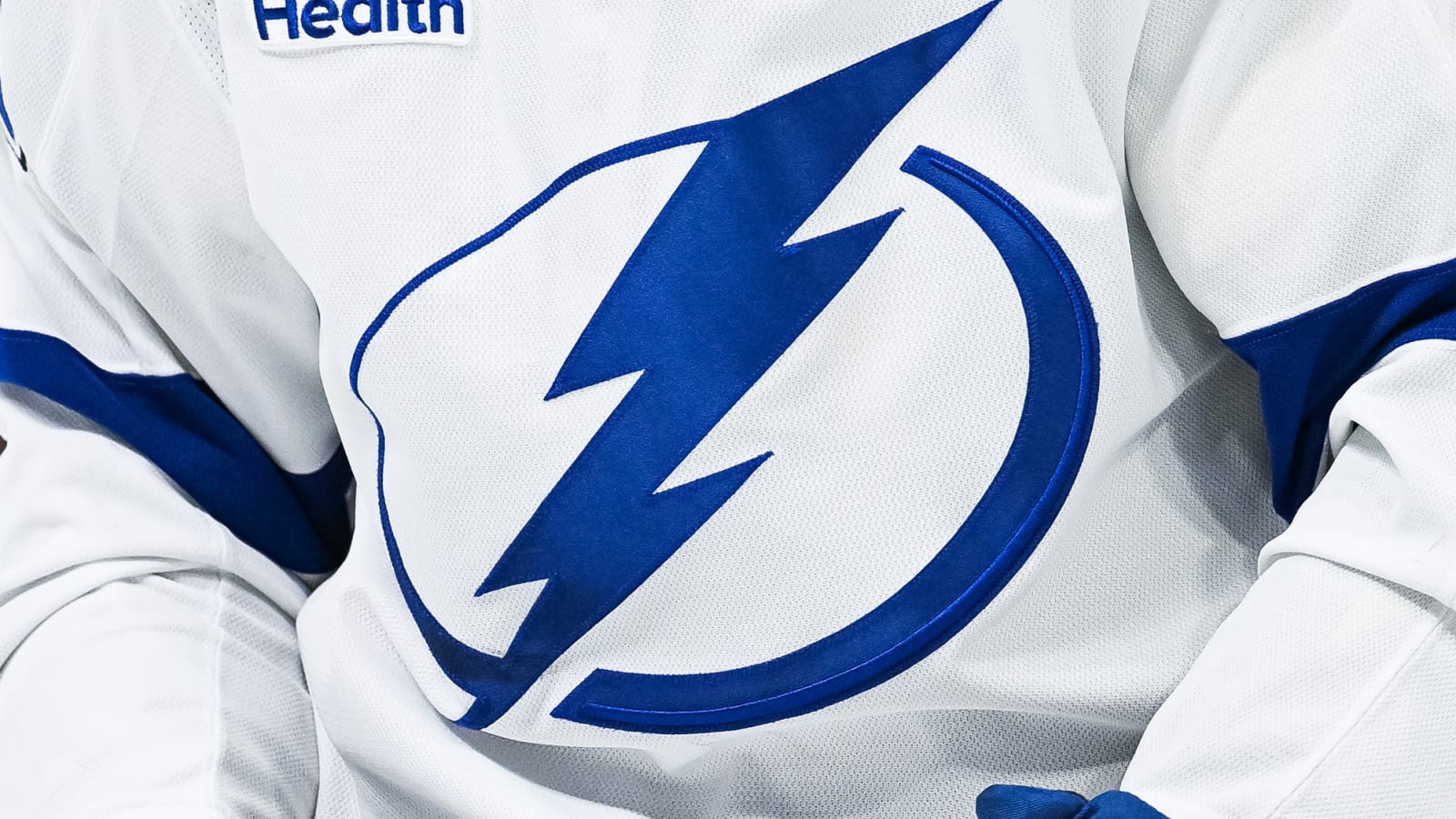 Lightning acquire, sign Lucas Mercuri