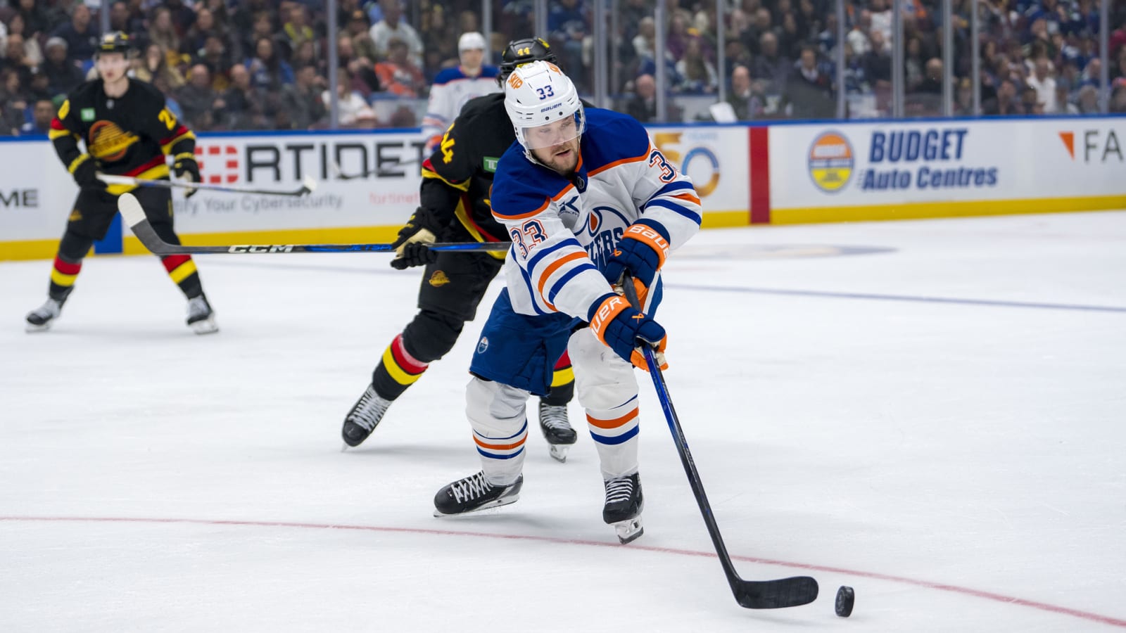 Oilers Get Injury Update on Viktor Arvidsson, Reveal Lineup For Game Against Florida Panthers