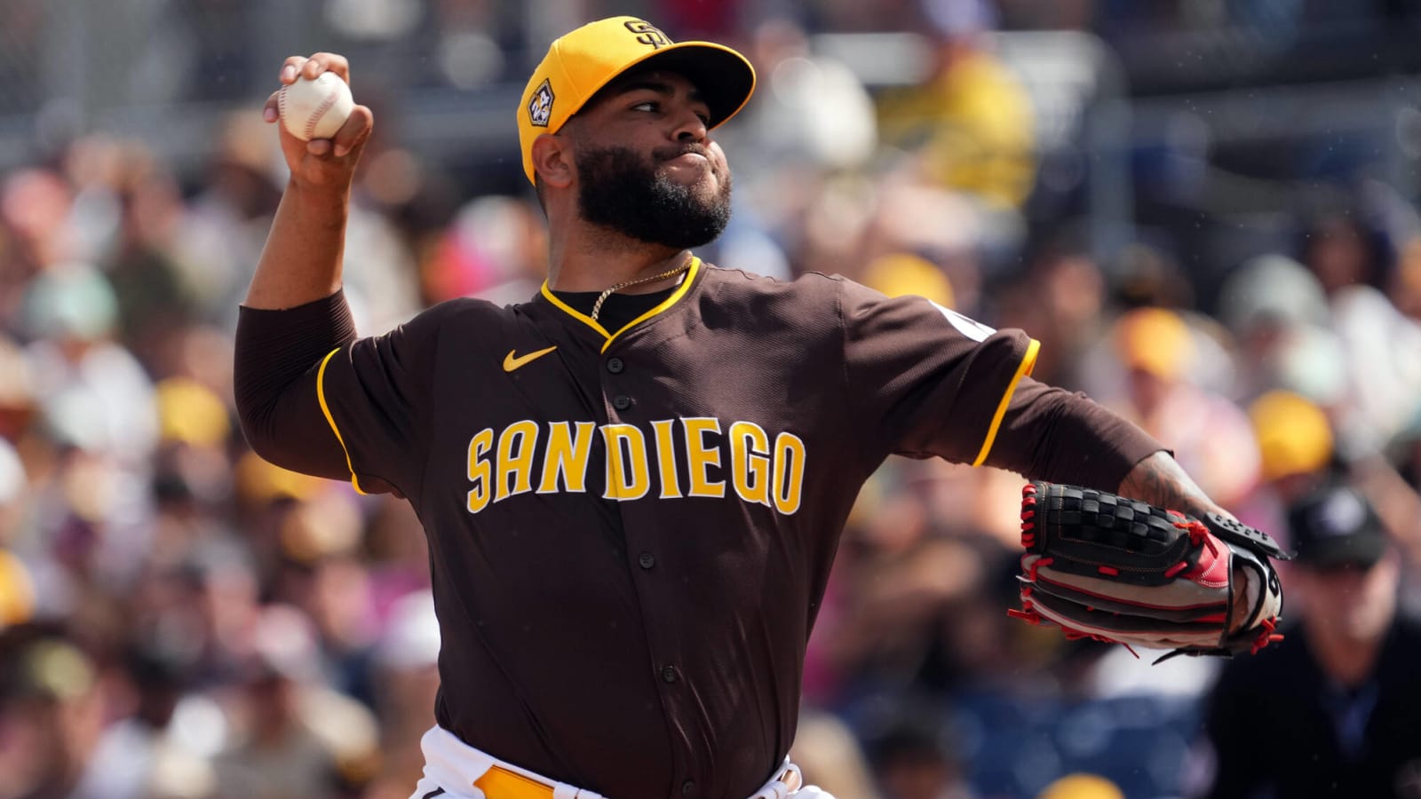 Guardians to acquire right-hander from Padres