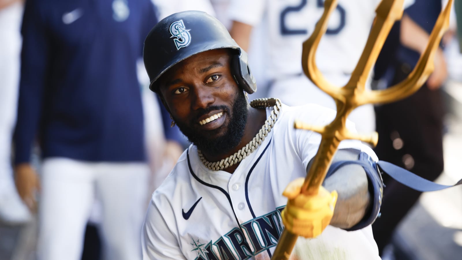 Mariners avoid arbitration with former All-Star OF