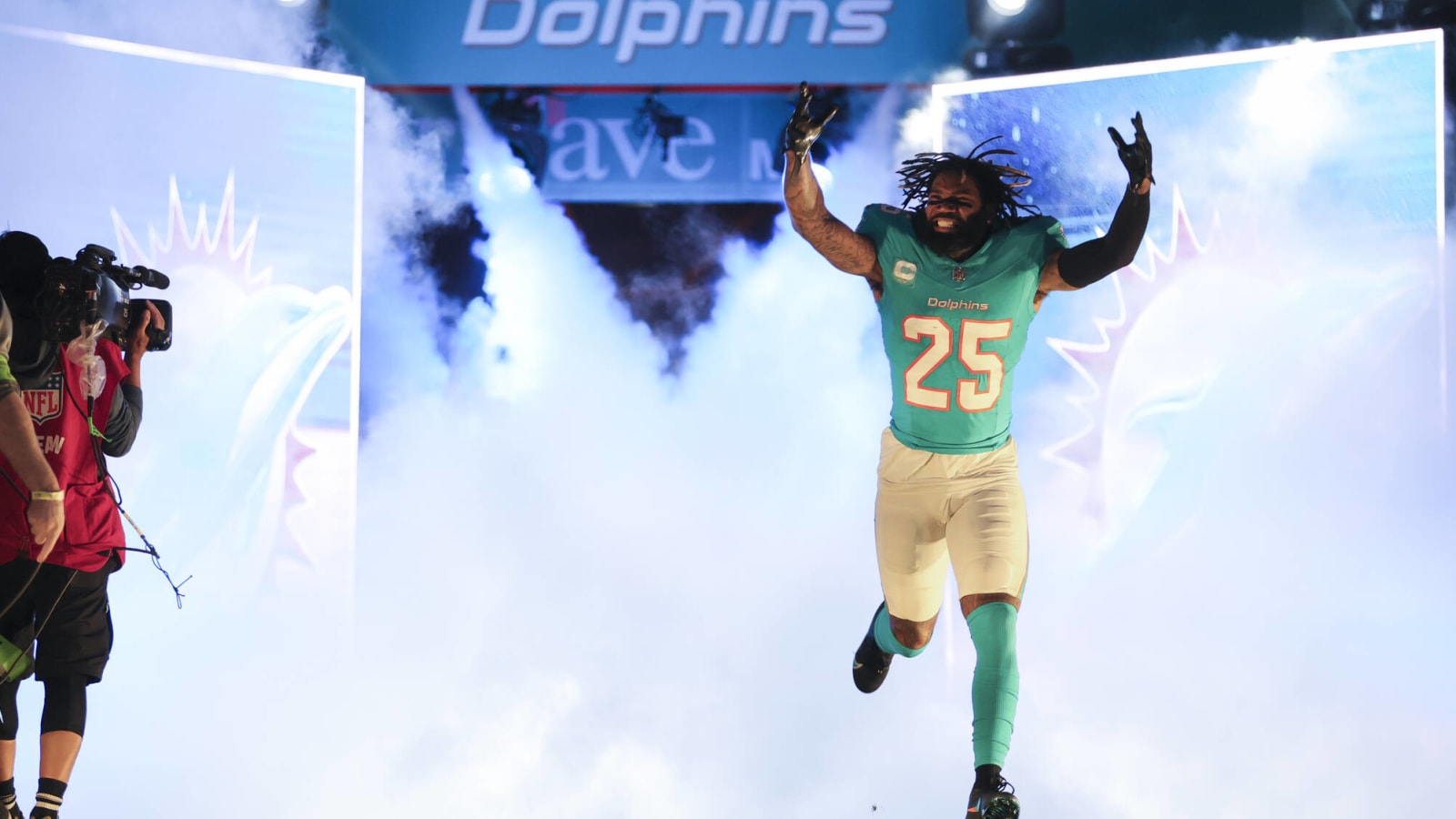 Dolphins Open to Bringing Xavien Howard Back