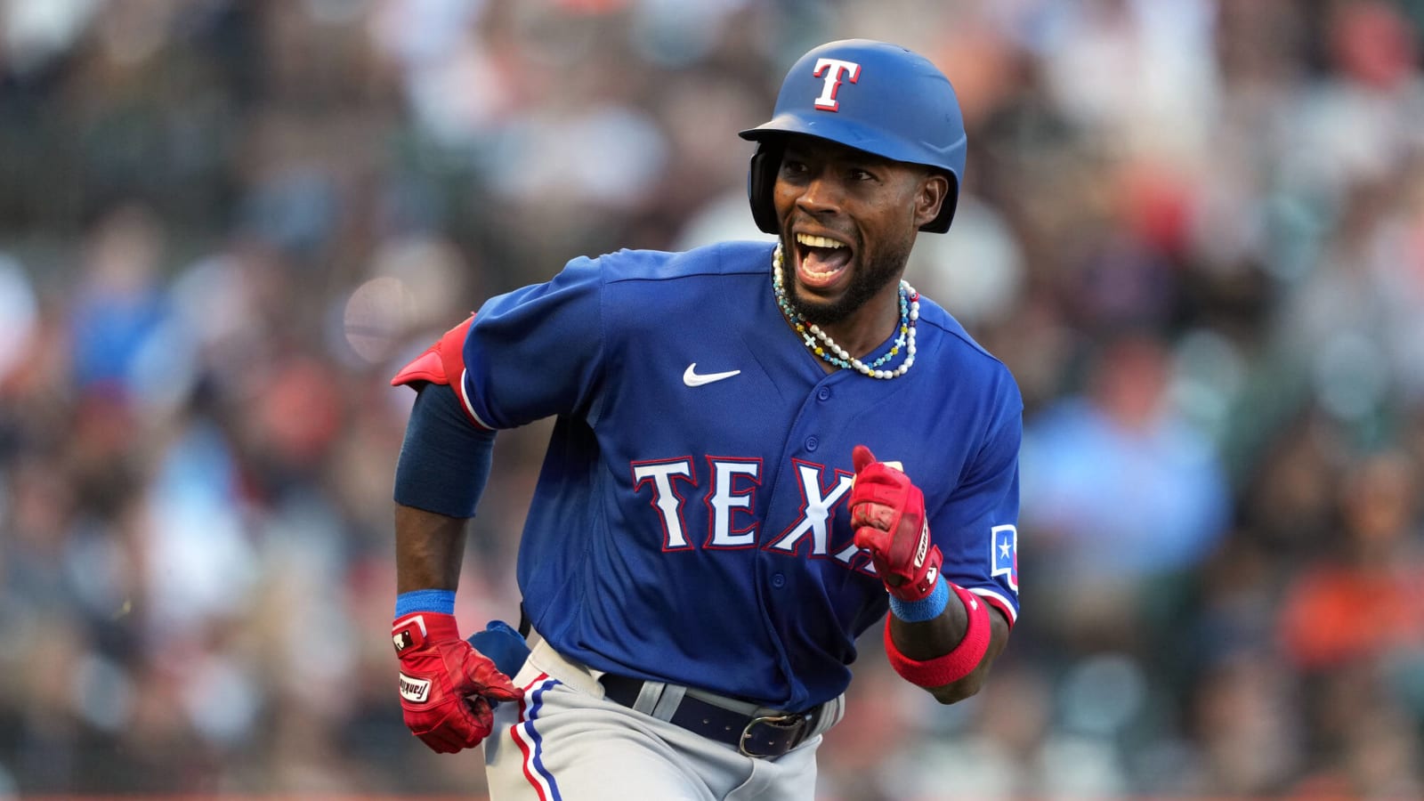Braves trade for outfielder from Rangers