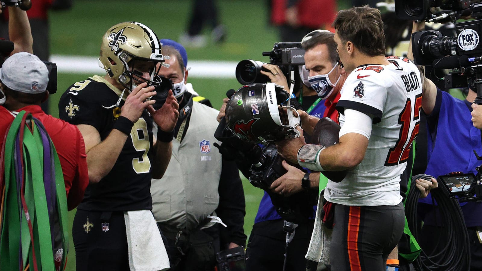 Brady shares special postgame moment with Brees, family 