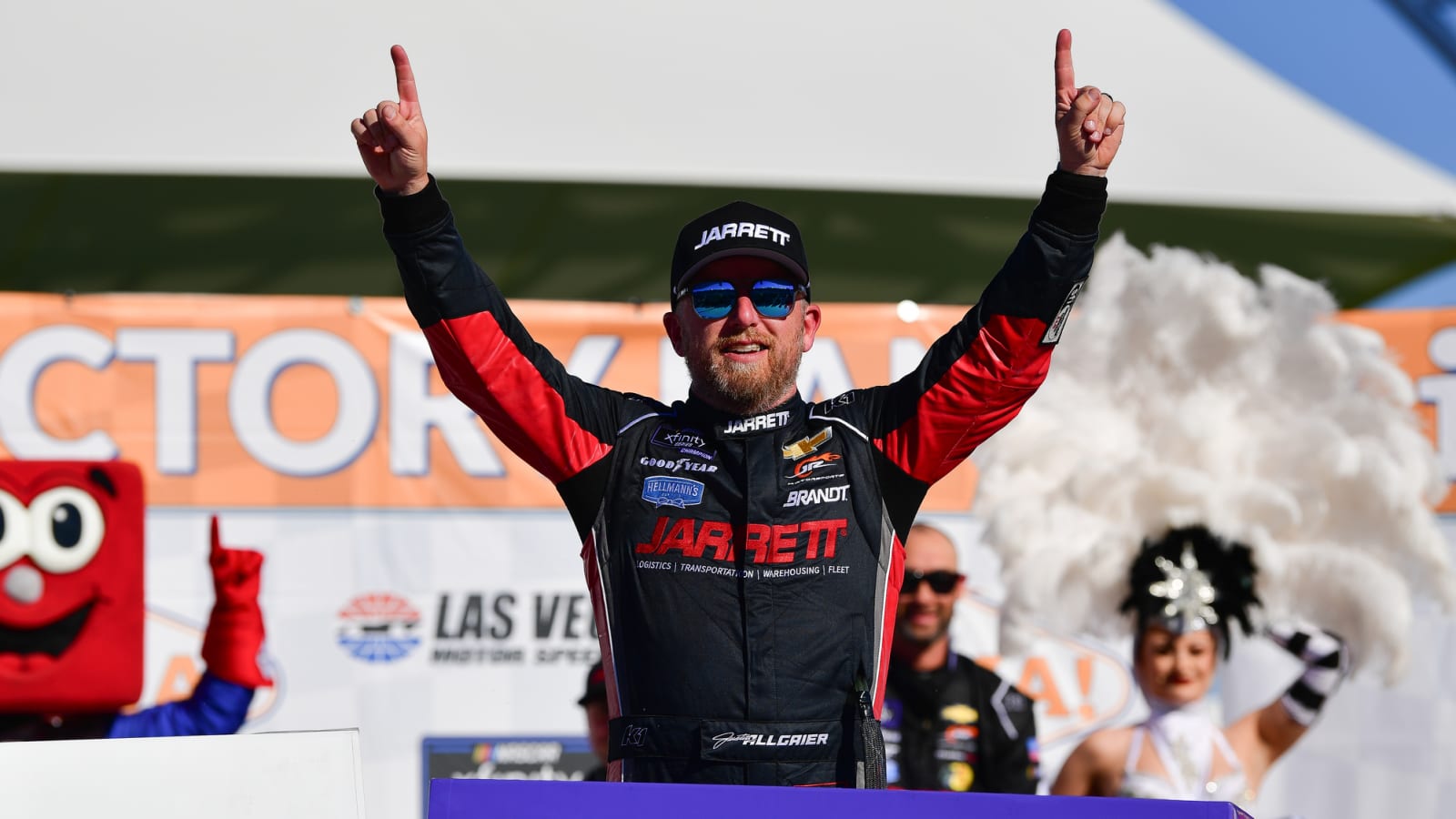 Justin Allgaier motors to redemptive Xfinity victory at Las Vegas