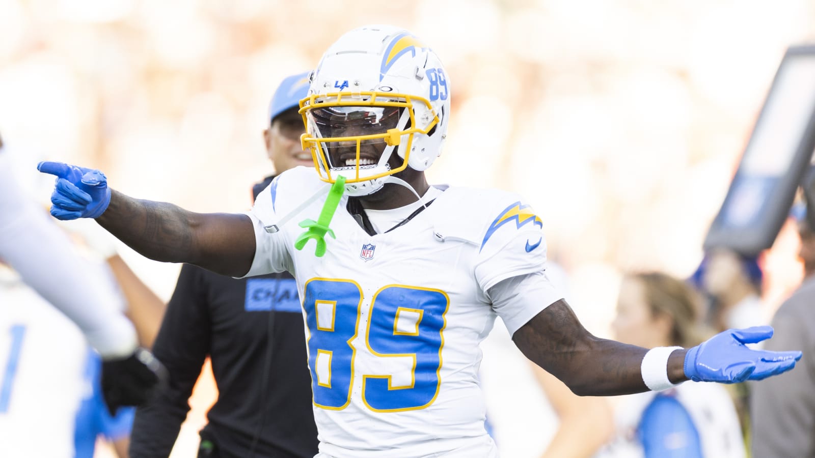 Eagles First-Round Pick Signs New Contract With Chargers