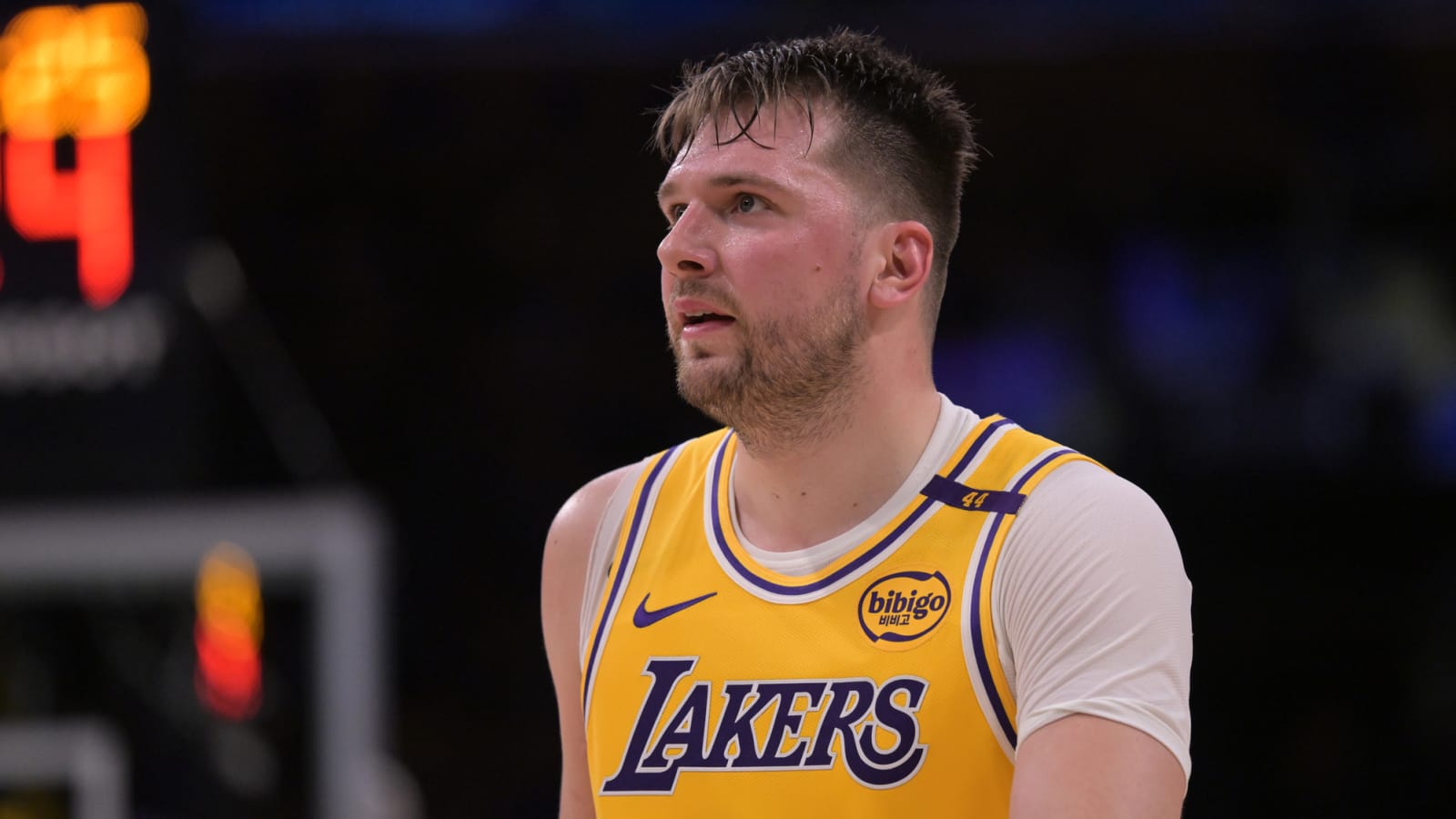 Lakers, Luka Doncic have rough night in loss to Hornets
