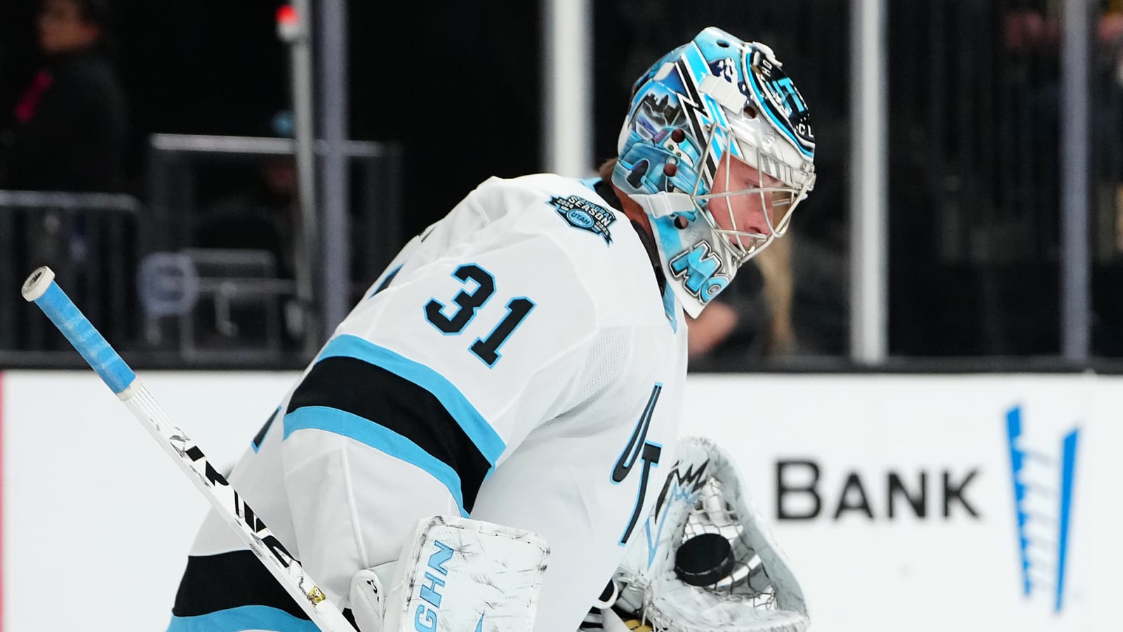 Utah recalls goalie Matt Villalta