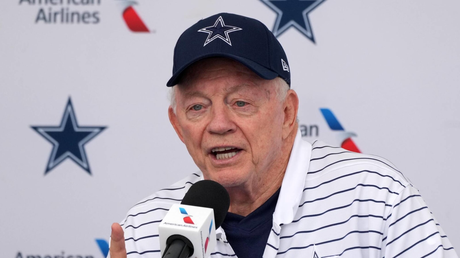 Jerry Jones addresses whether Cowboys will have QB controversy