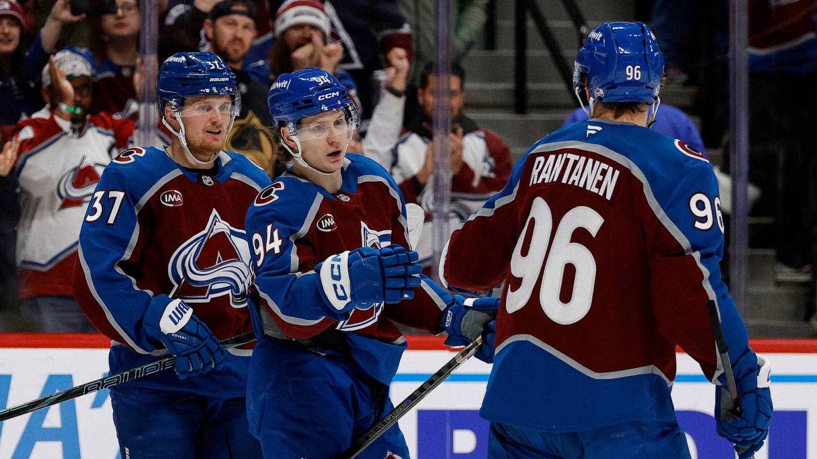 Seattle Swept: Kiviranta Scores Hat Trick in Avalanche’s Pre-Holiday Break Win Over the Kraken