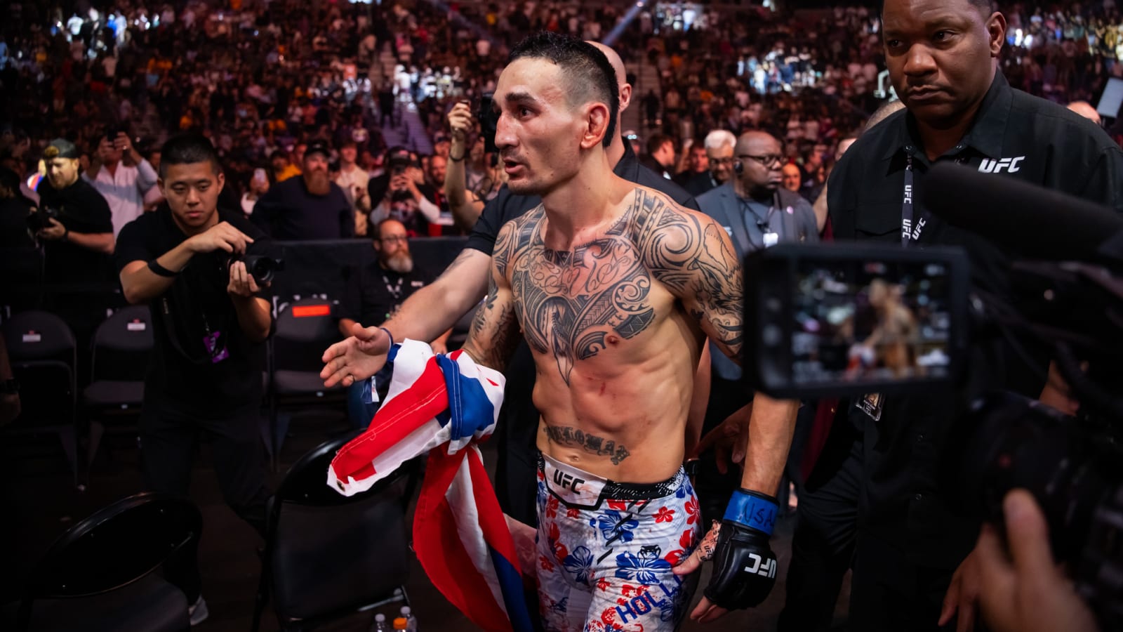 Top UFC Fighters Who Could Thrive in Professional Boxing: A Closer Look