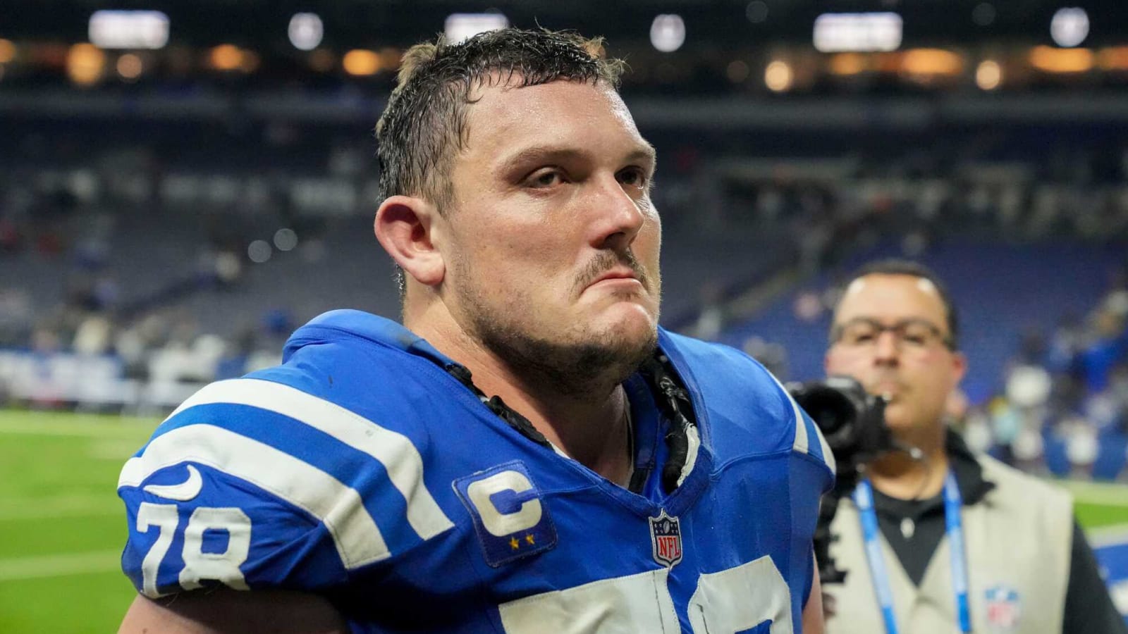 Colts, Ryan Kelly to talk re-signing; Braden Smith intends to resume career