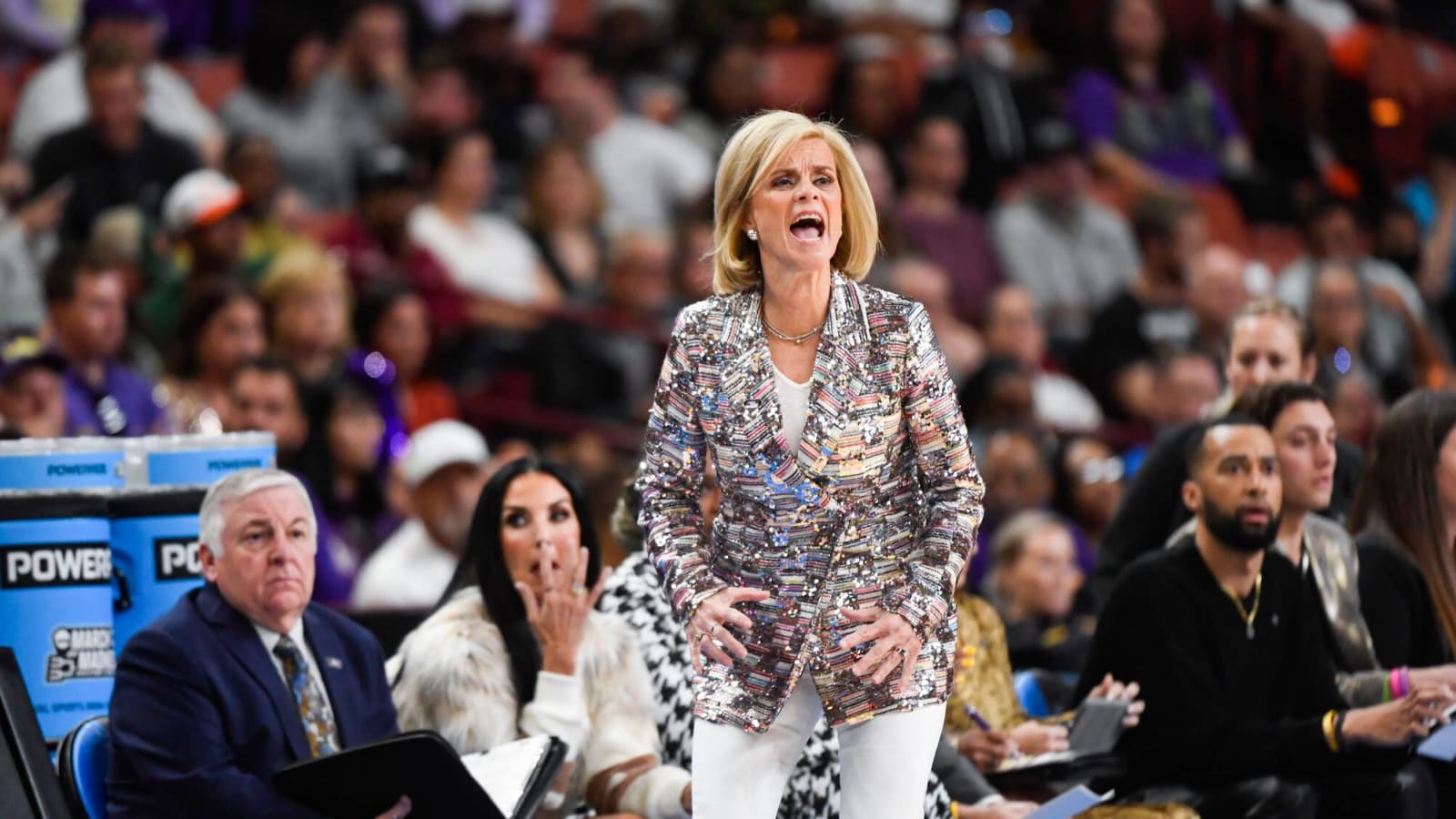 Kim Mulkey rips level of play during in-game Elite Eight interview