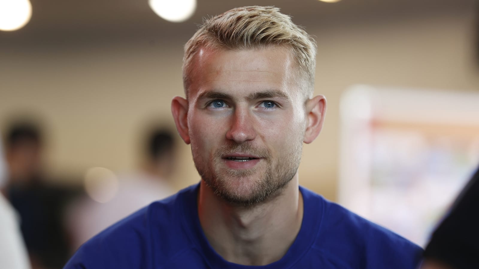 Manchester United enter talks with agent for double swoop