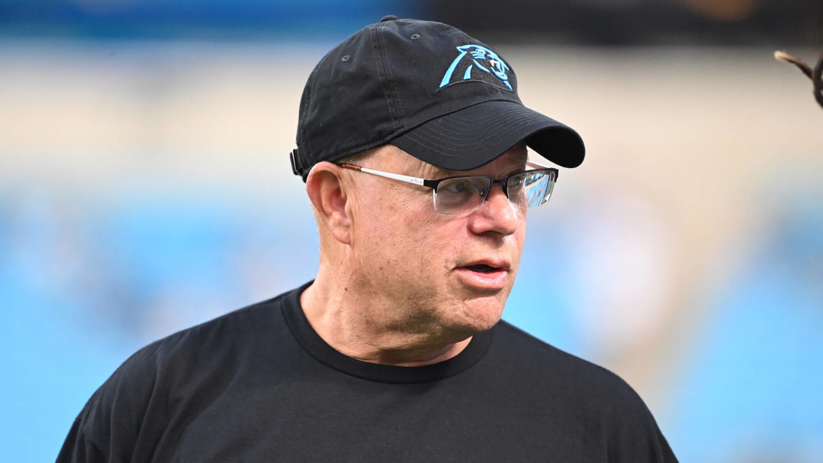 Panthers' David Tepper visits restaurant that had pointed sign