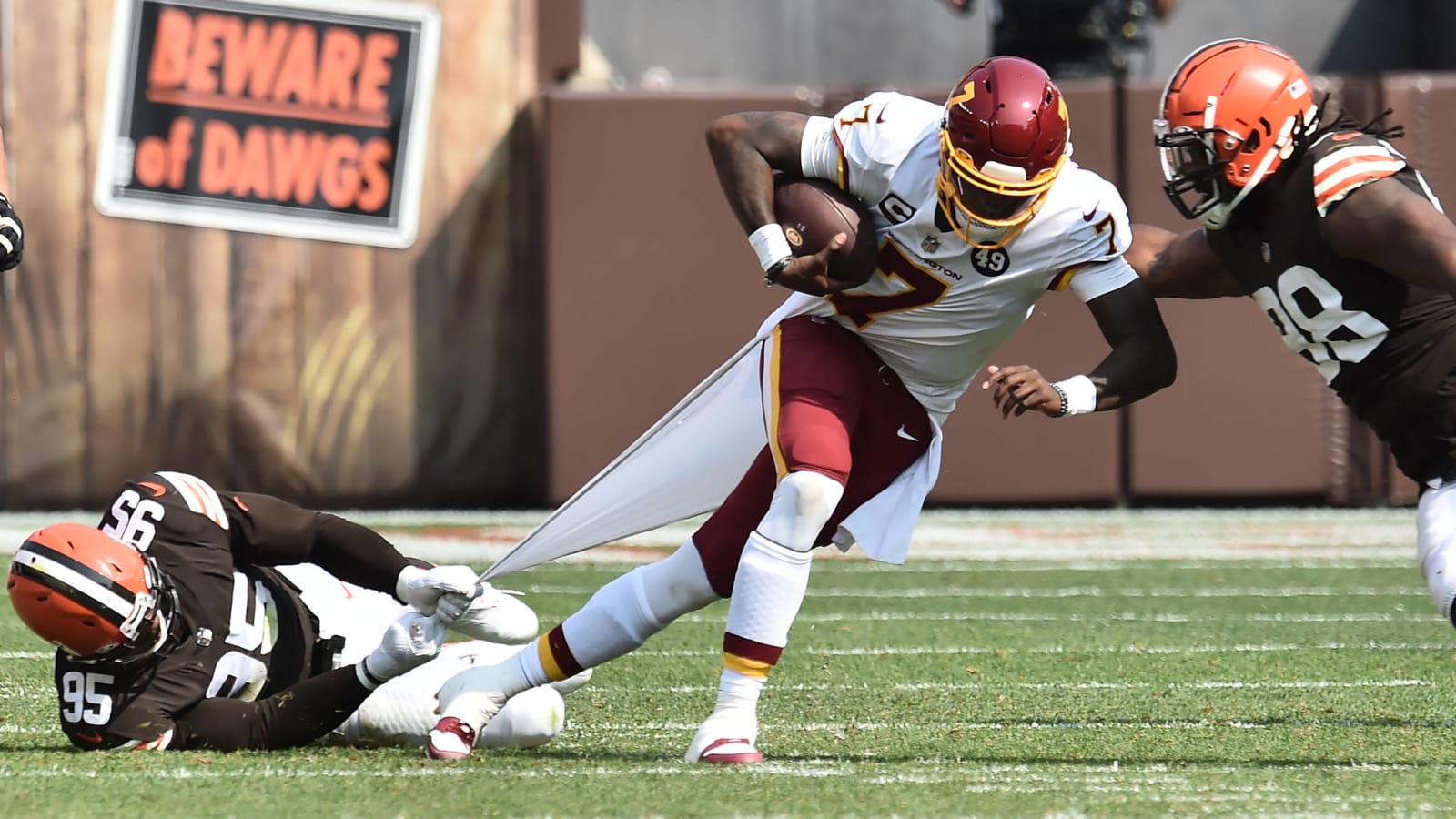 Watch: Myles Garrett shows off freakish strength on Dwayne Haskins sack