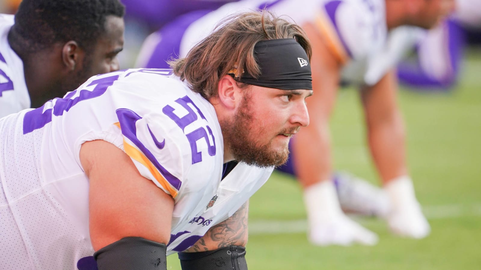 Vikings place OL Mason Cole on IR