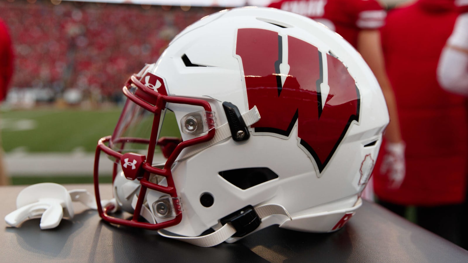 Wisconsin RBs coach Gary Brown passes away at 52 years old