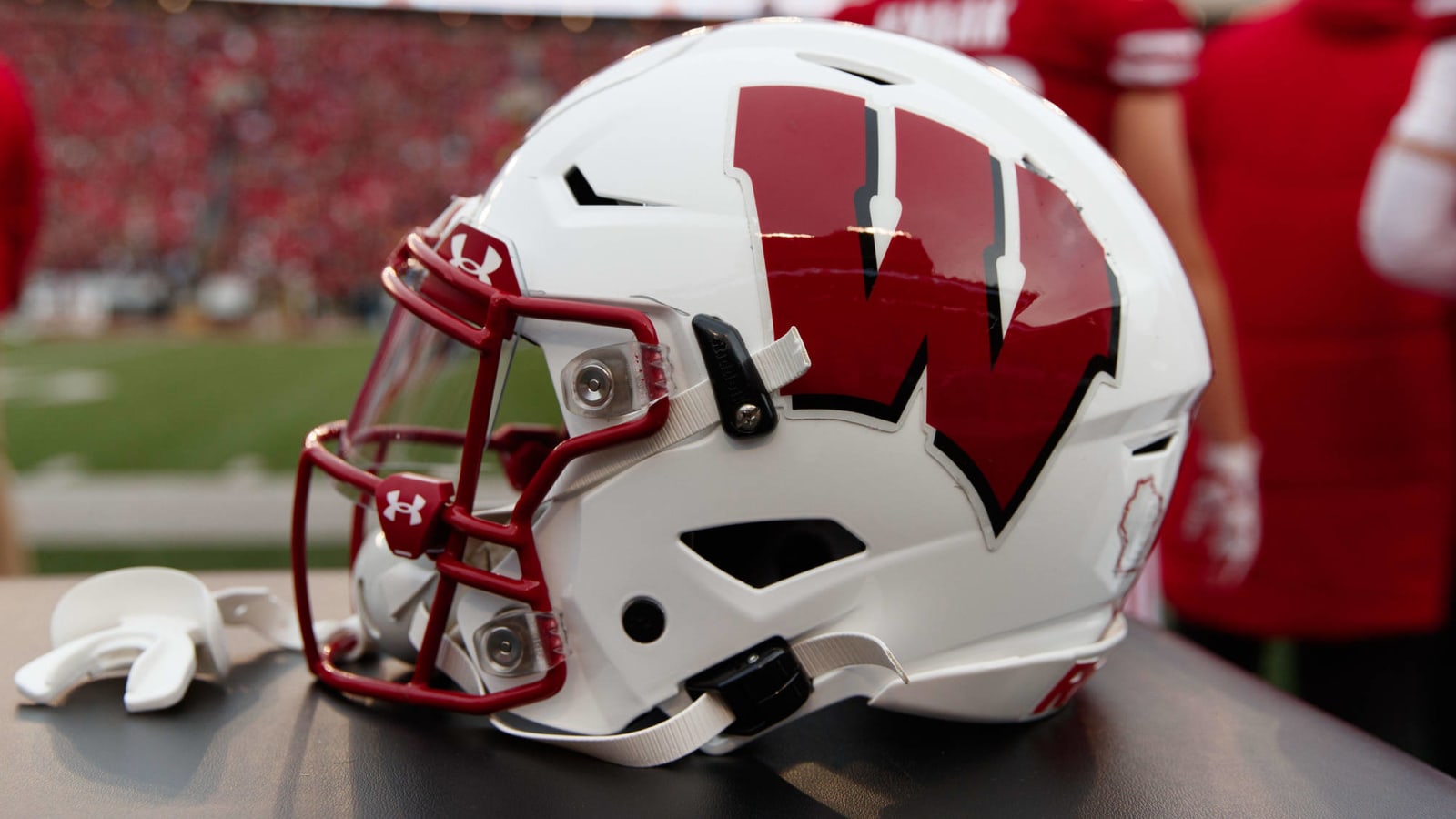 Wisconsin Badgers football program has 16 active COVID-19 cases