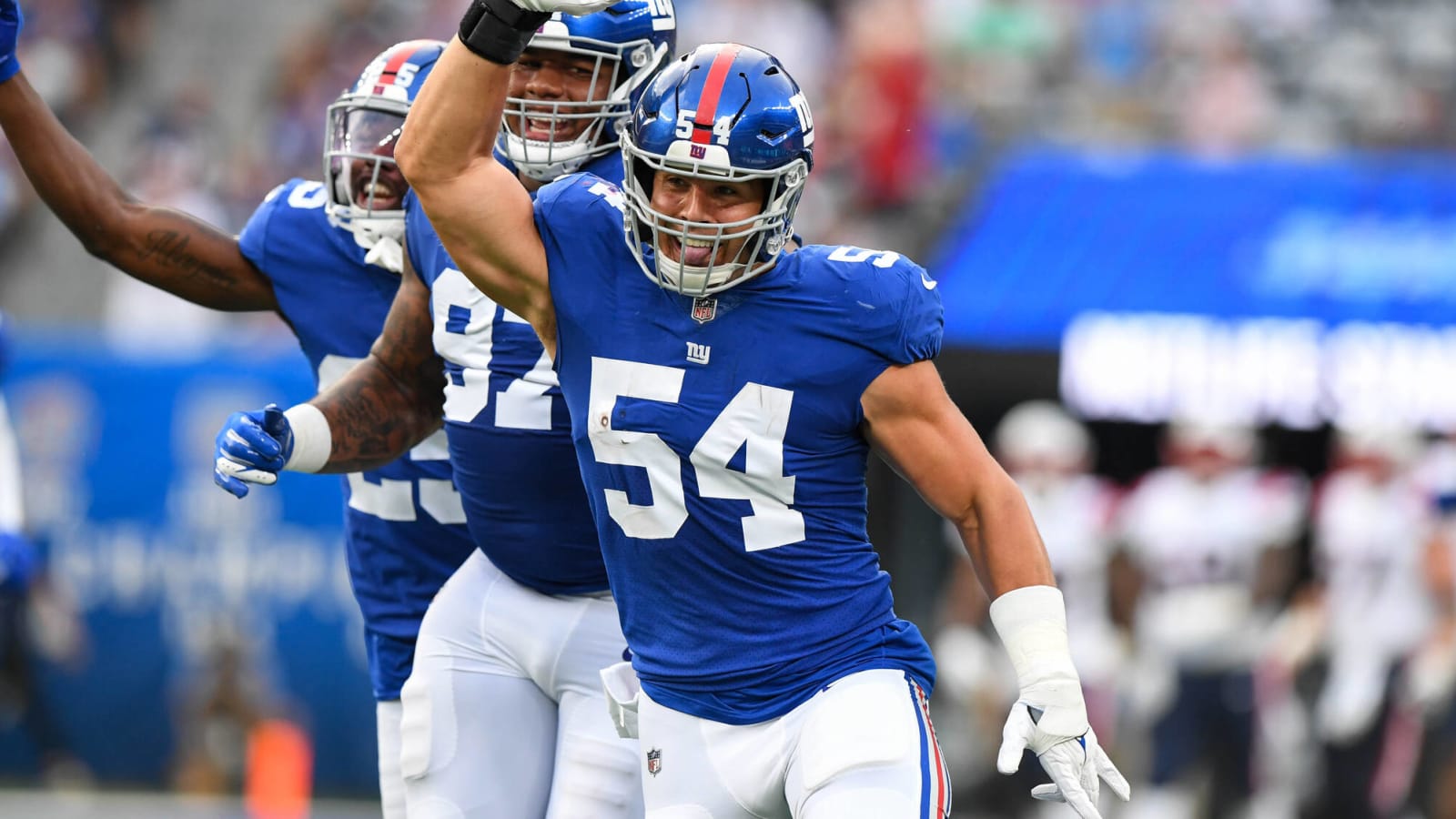 Giants, LB Blake Martinez remain in talks to rework deal