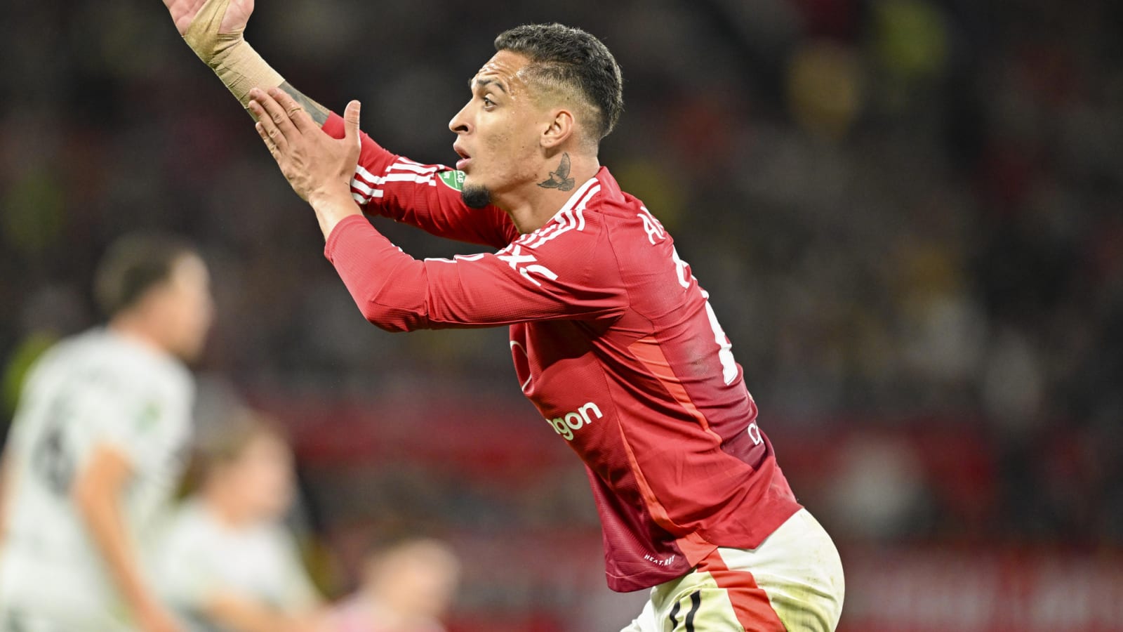 Cole drops brutal verdict of United man who just isn’t suited to the PL, club are already planning to ‘move past him’