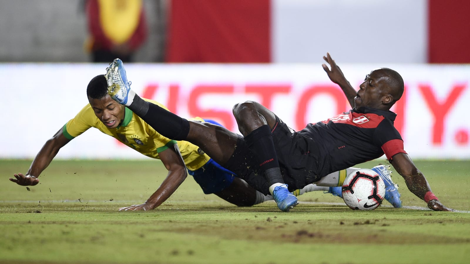Napoli Advances on David Neres Signing