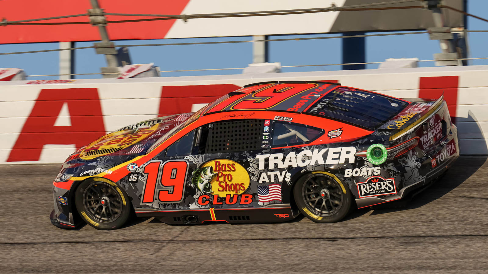 Truex’s crew chief shares photo of what ended their race