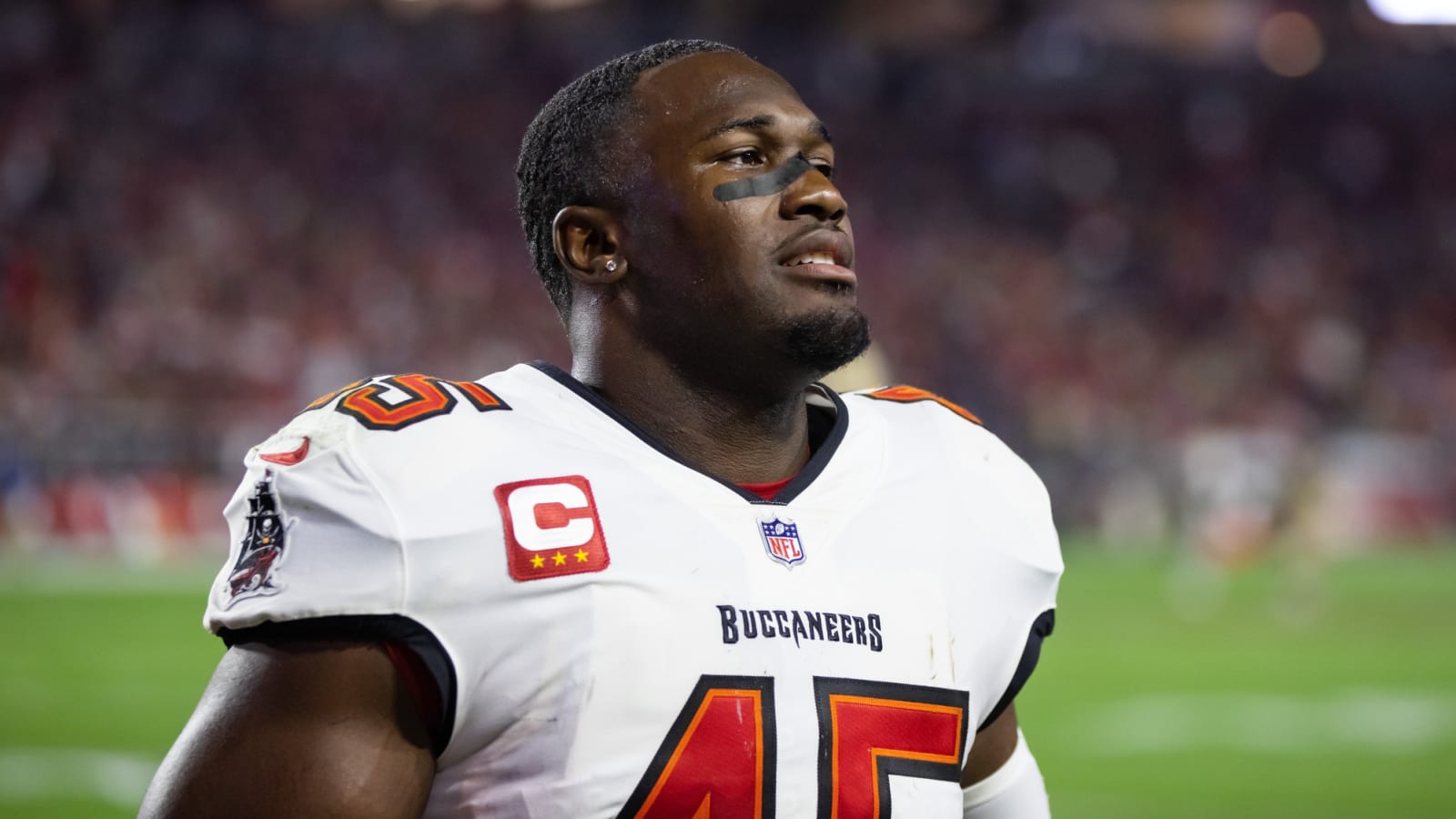 Texans add recently released Pro Bowl LB