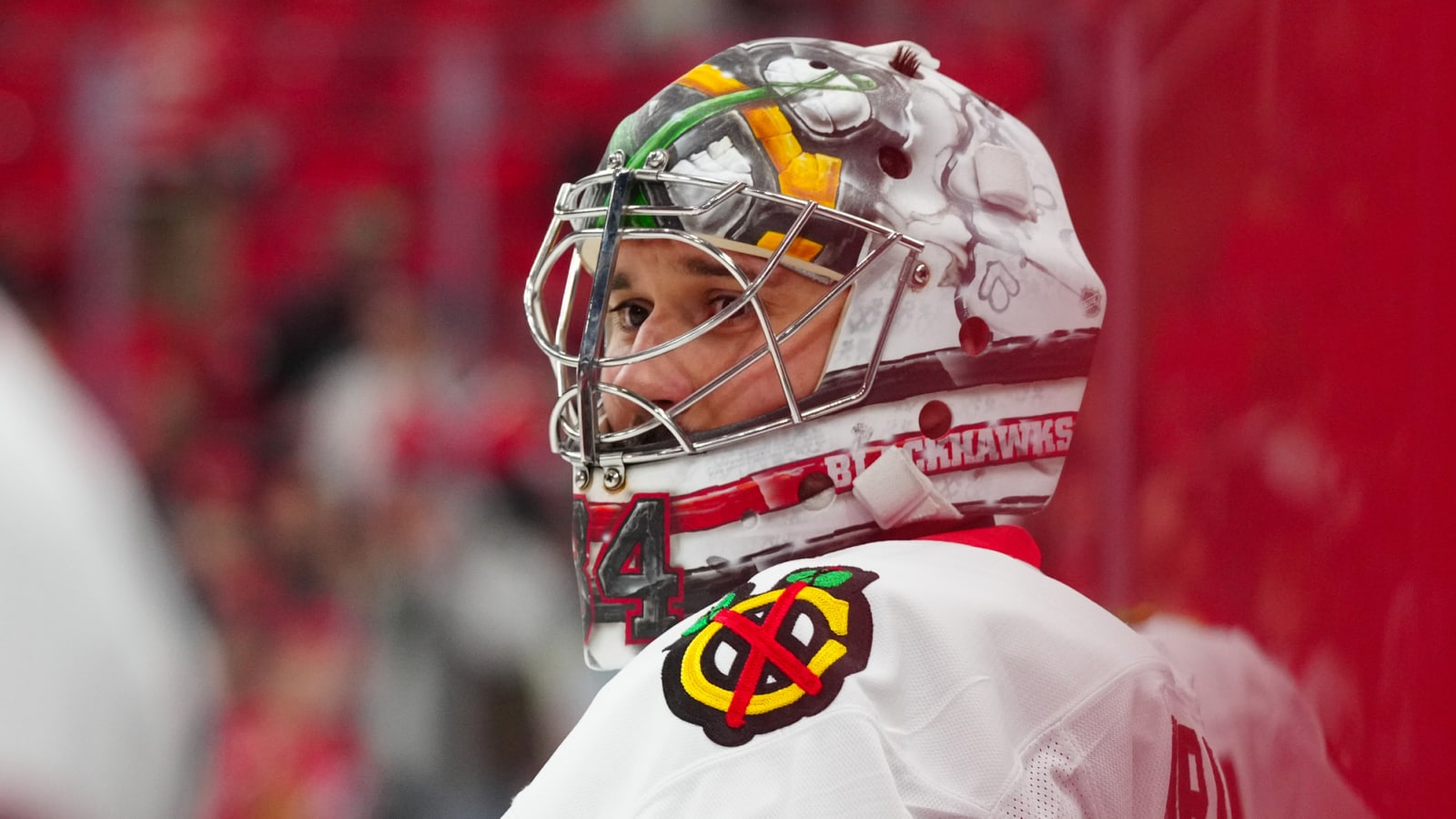Blackhawks trying to move Petr Mrazek
