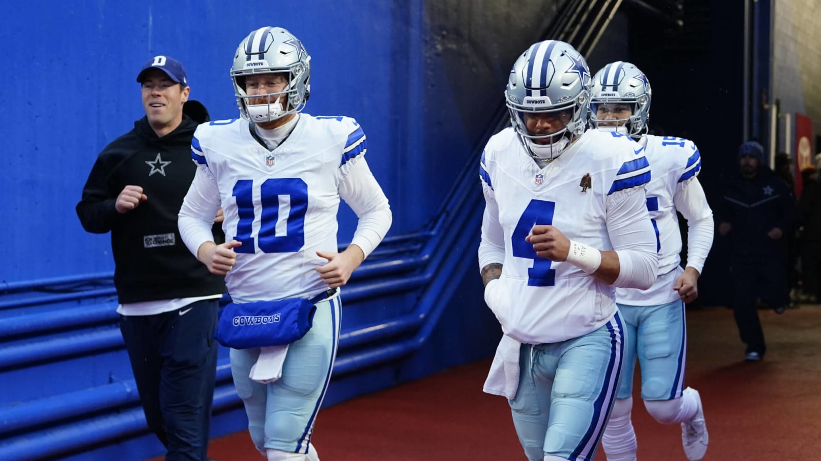 Cowboys might be wise to cut this quarterback in offseason