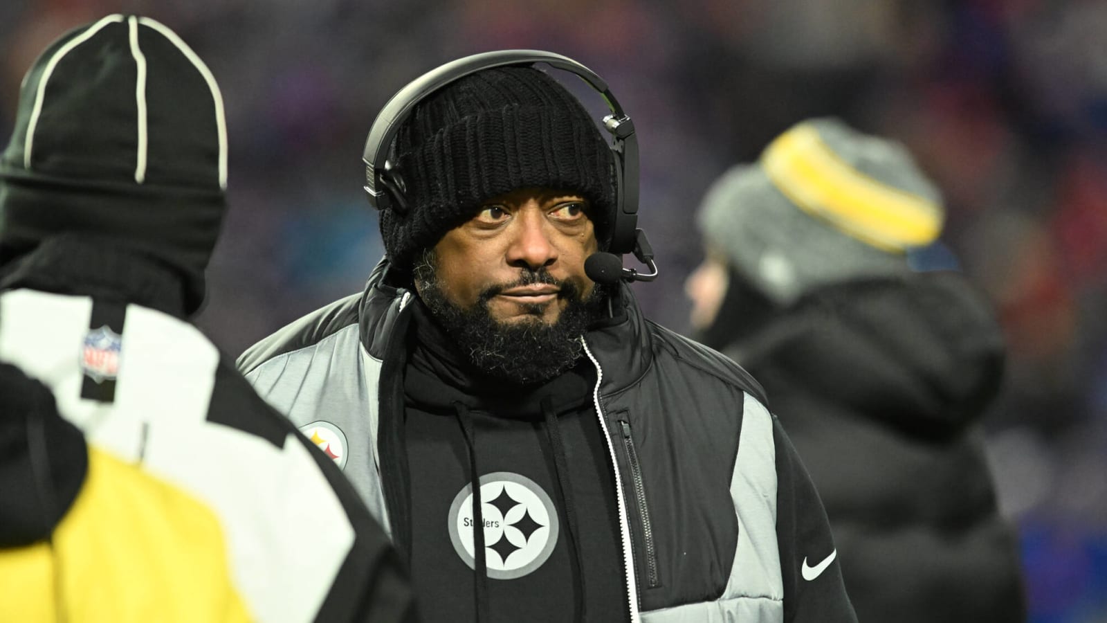 Steelers extend HC Mike Tomlin