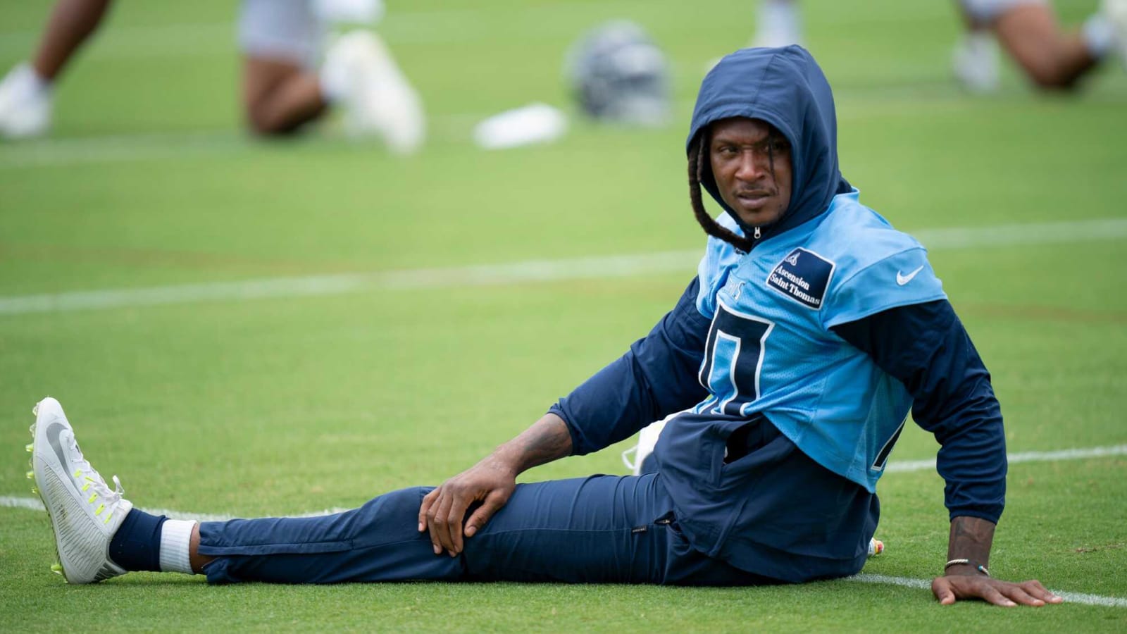 Tennessee Titans DeAndre Hopkins Injures Knee; Out For Multiple Weeks