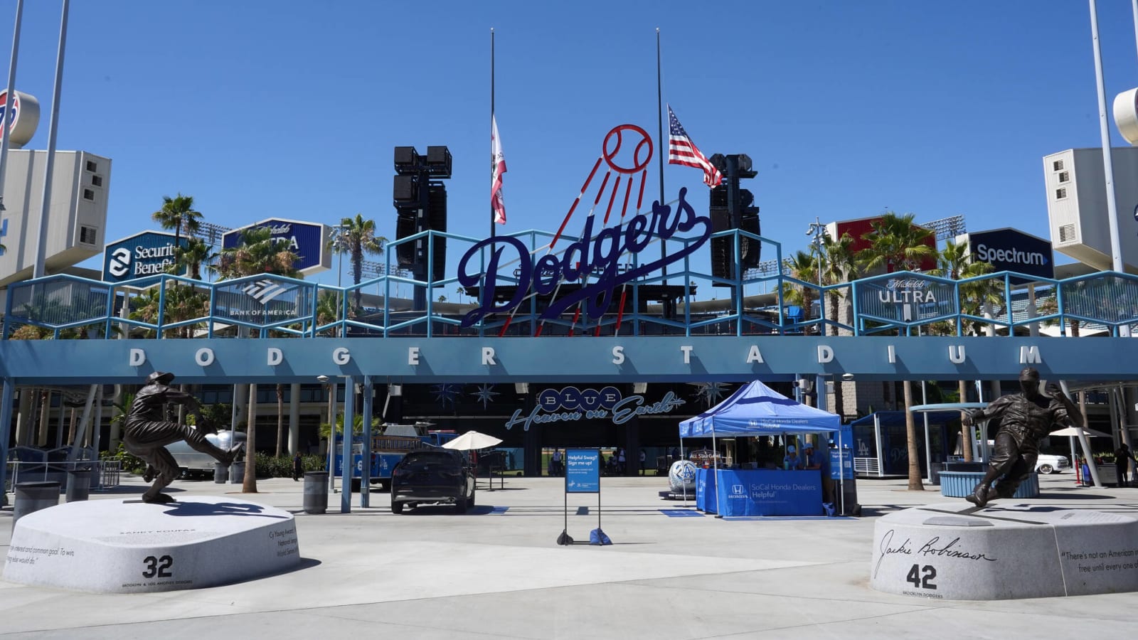 Dodger Stadium workers won't strike ahead of All-Star Game