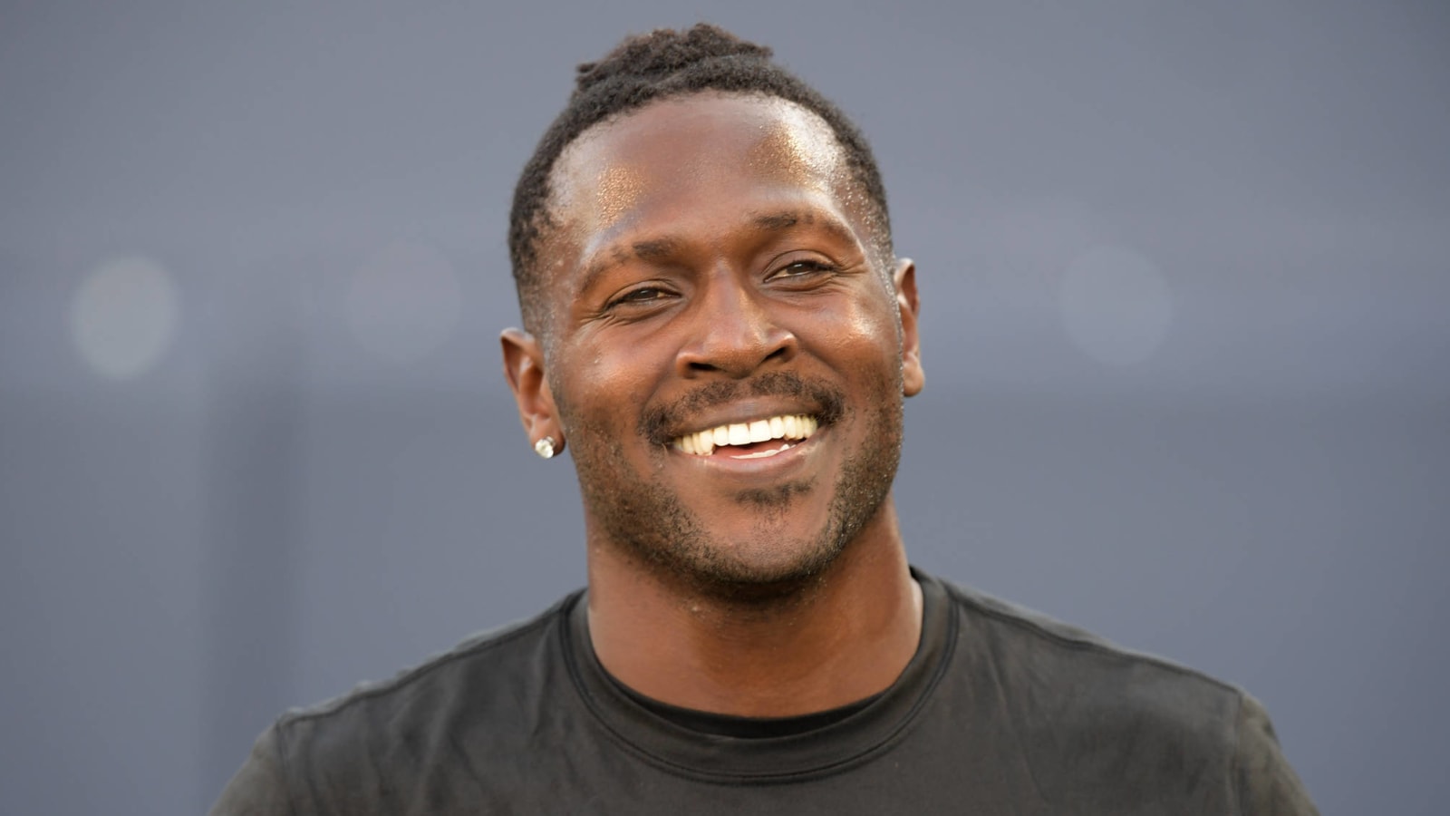 Emails from Antonio Brown to former trainer shared in lawsuit