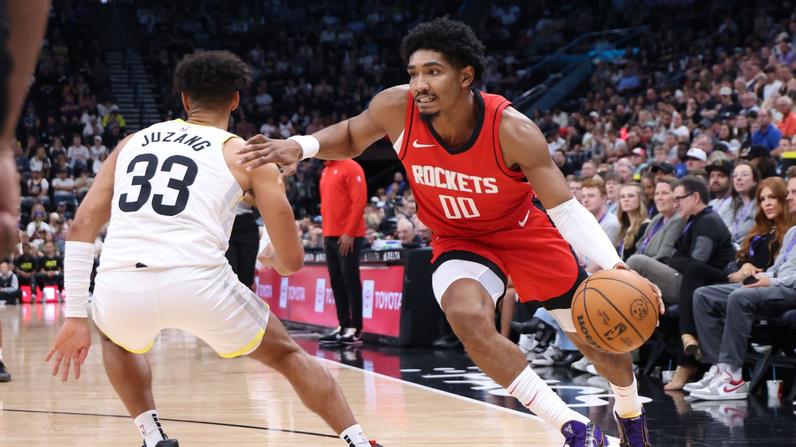 Rockets make final series of roster moves before season