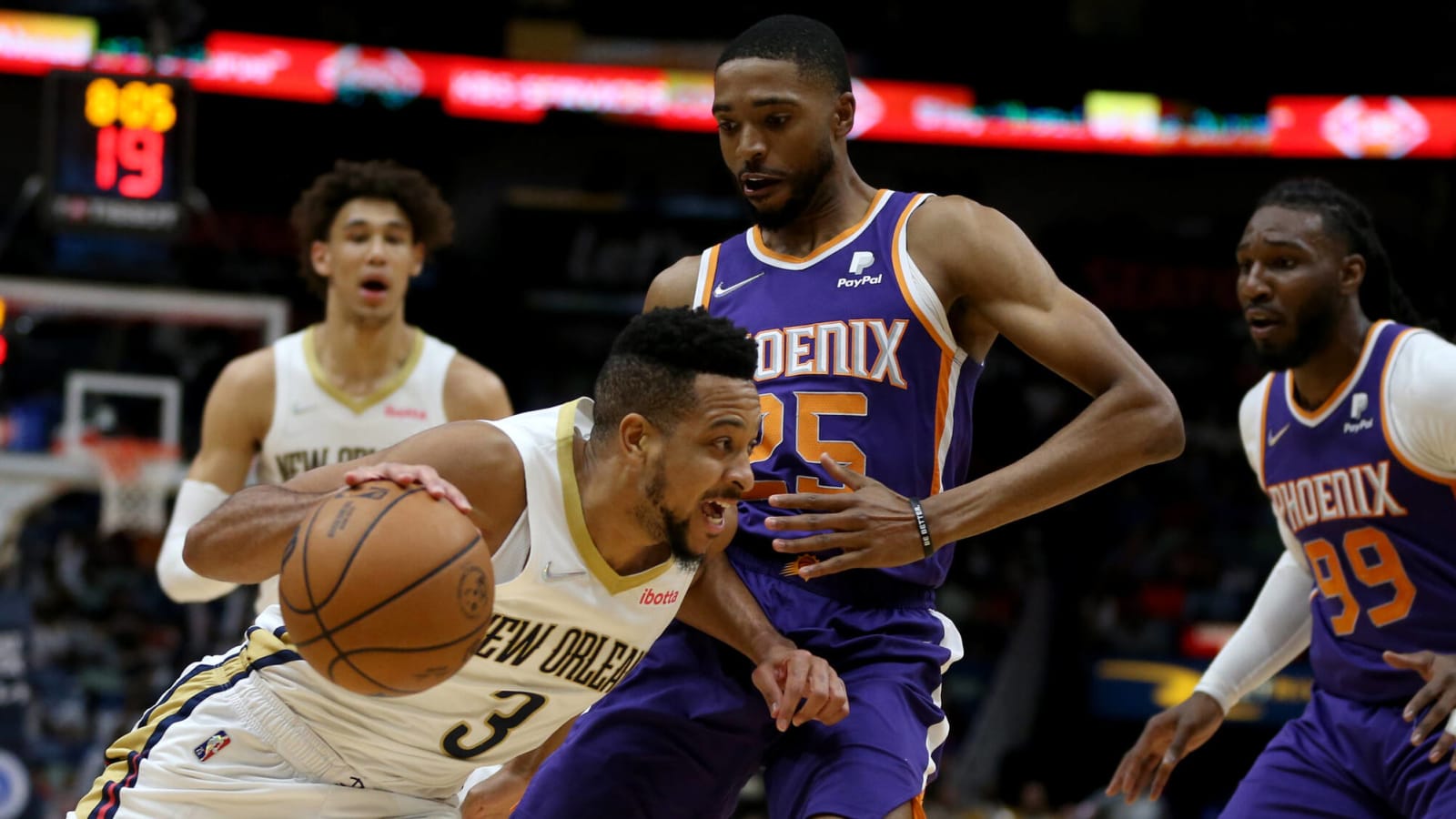 Suns' Williams, Booker: Mikal Bridges should be DPOY