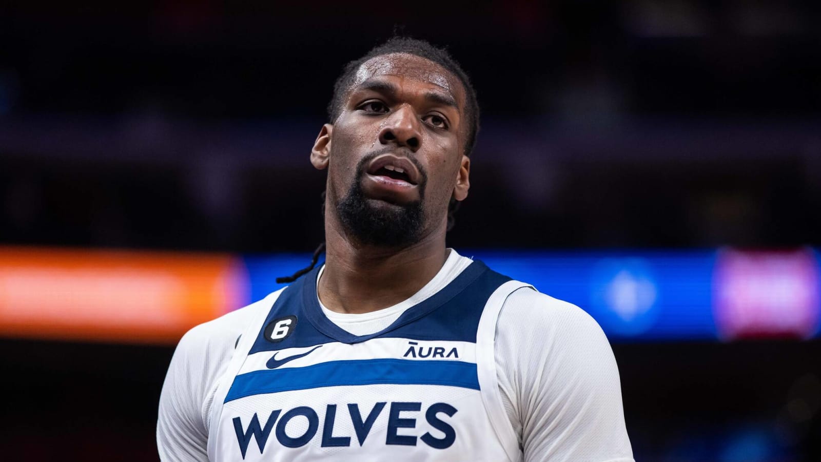 Timberwolves sign breakout center to extension