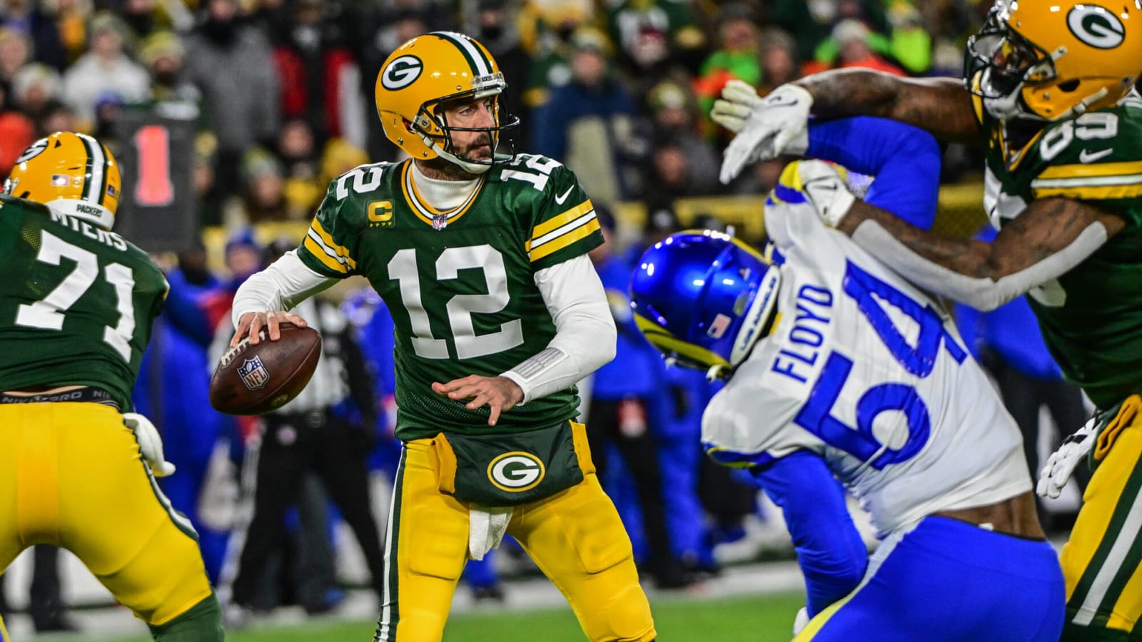 Watch: Packers QB Aaron Rodgers throws absolutely atrocious INT