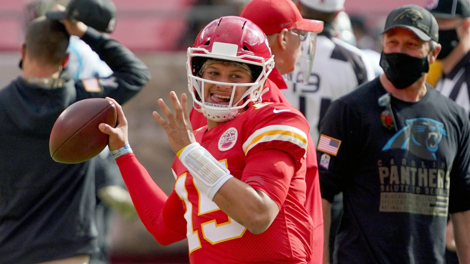 Chiefs' Mahomes expects 'no restrictions' coming off surgery