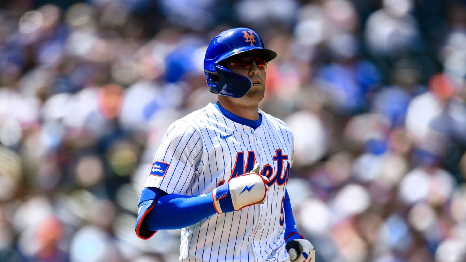 Mets star outfielder goes down with an injury