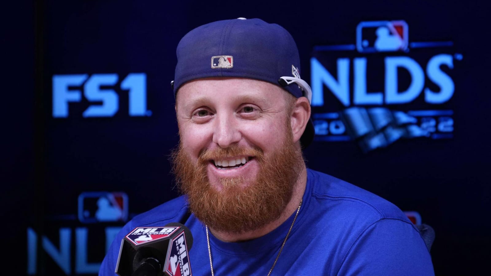 Justin Turner leaves Dodgers to sign with Red Sox