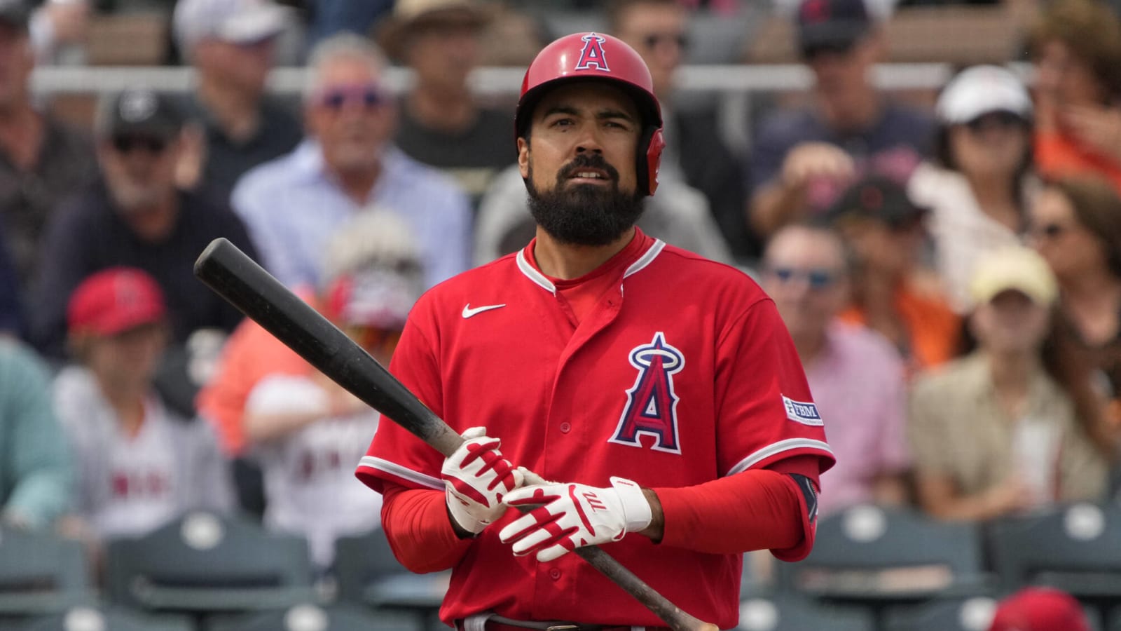 Anthony Rendon-A's fan incident investigated by MLB, Oakland PD