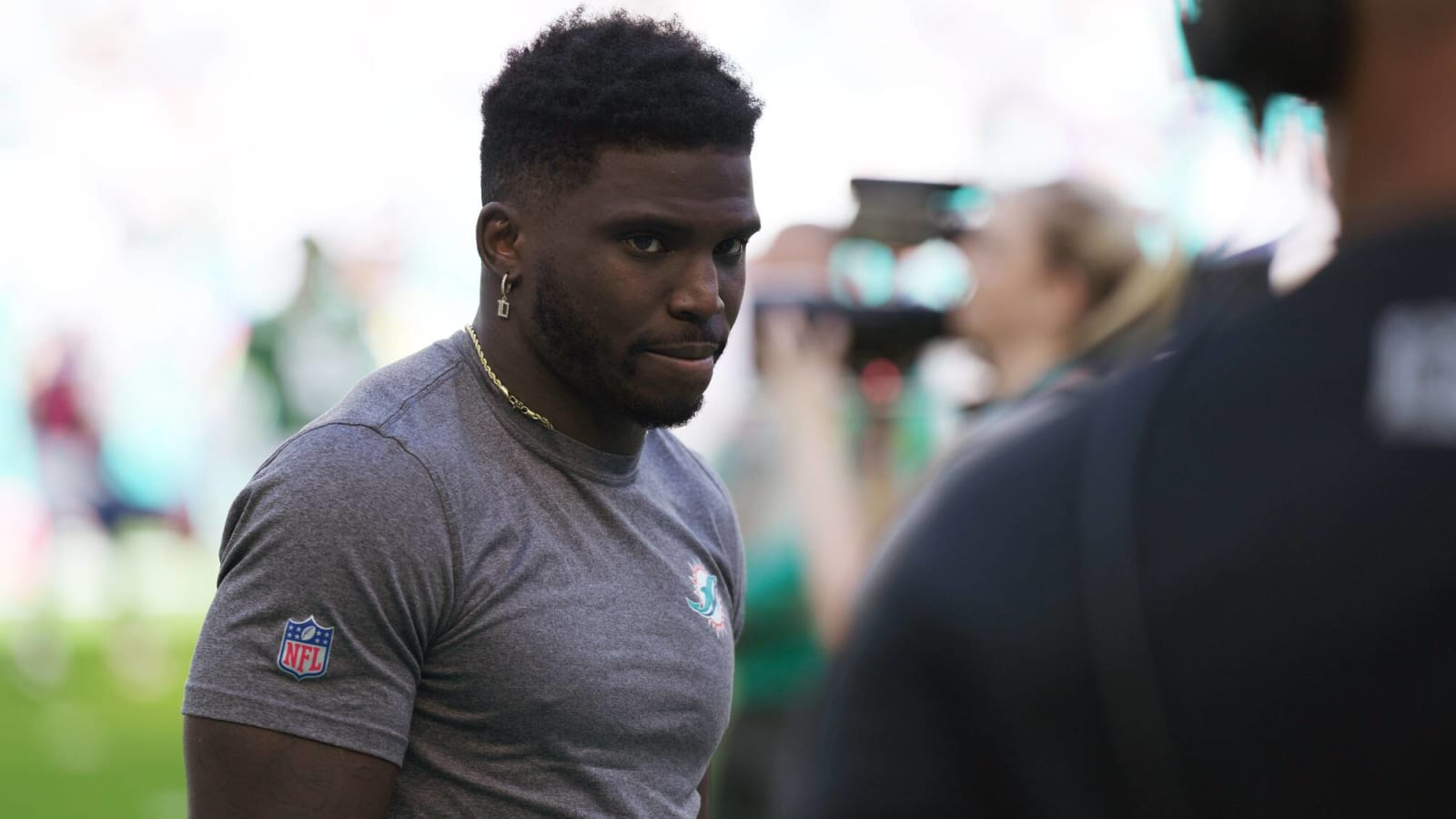 Dolphins WR Tyreek Hill still limping in practice