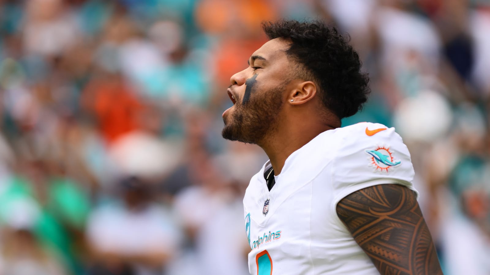 Dolphins' Tua Tagovailoa claps back at critics about botched shotgun snap