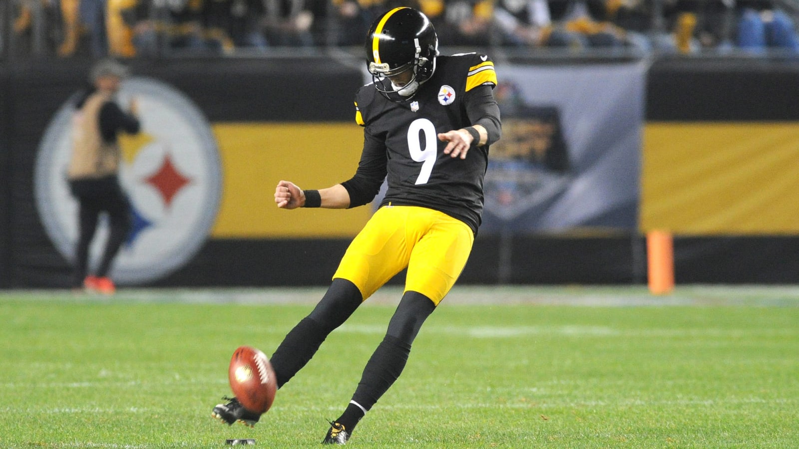 Steelers kicker Chris Boswell brings Brazilian soccer skills