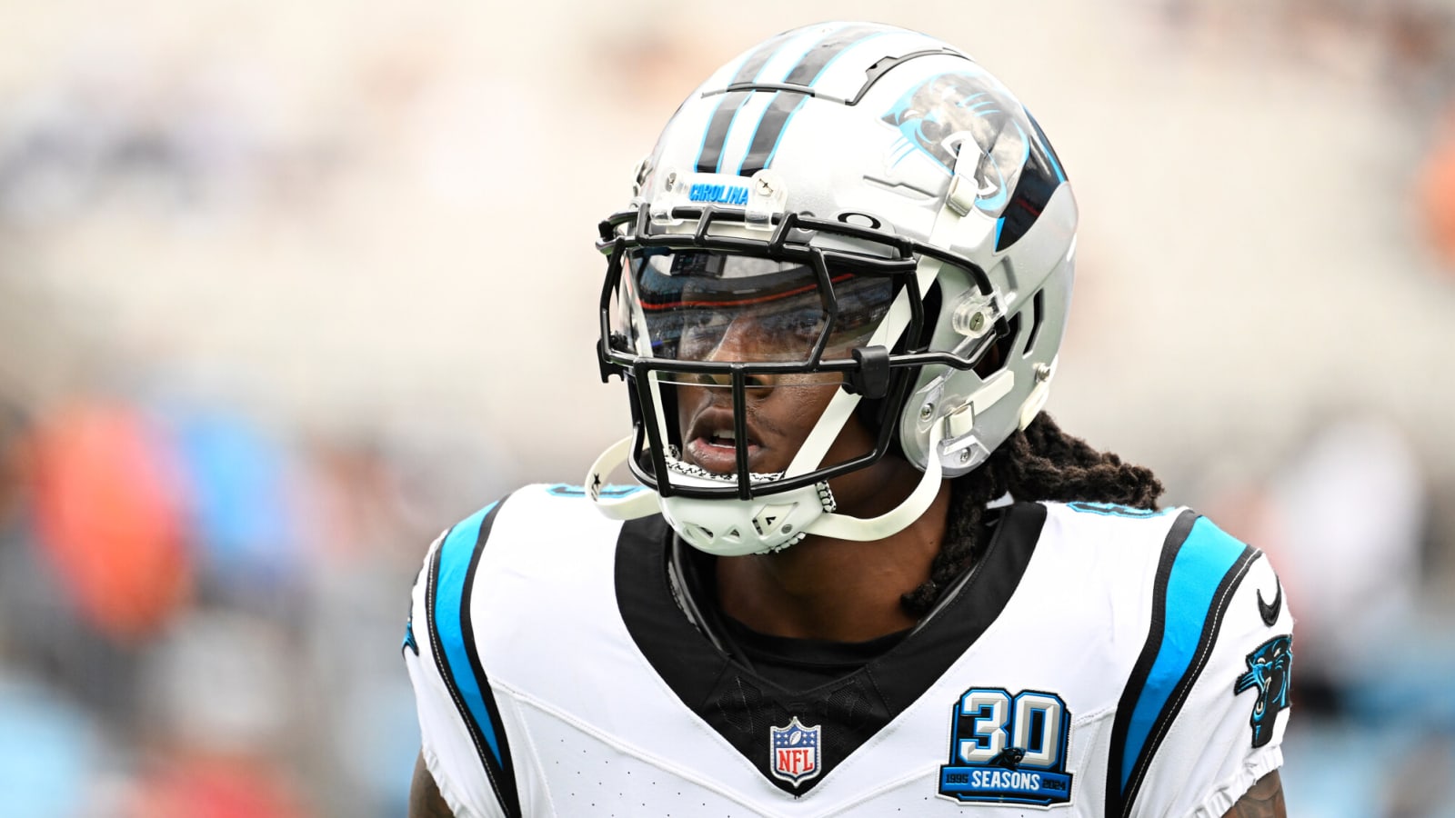 Panthers agree to record-setting extension with star CB